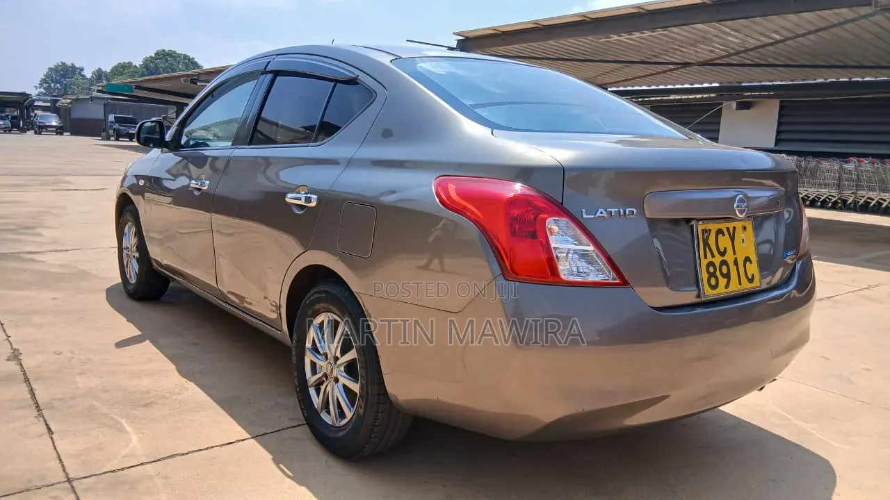 Nissan Tiida 2013 Gray