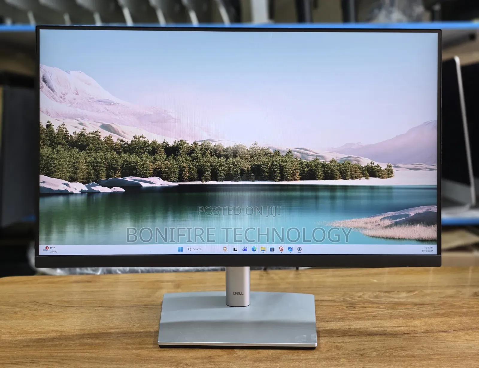 Dell P2422H
24 Inch 
Full Hd (1920*1080)
60hz 
Vga/Display/Hdmi