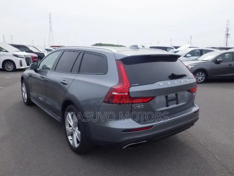 Volvo V60 2019 Gray