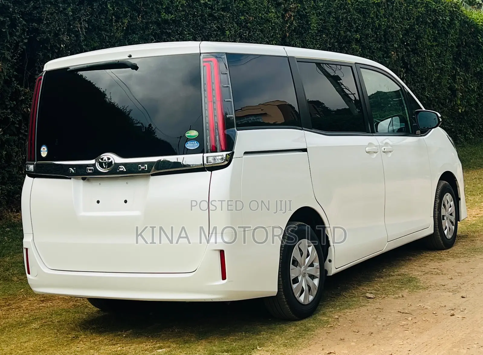 Toyota Noah 2.0 FWD (8 Seater) 2020 White