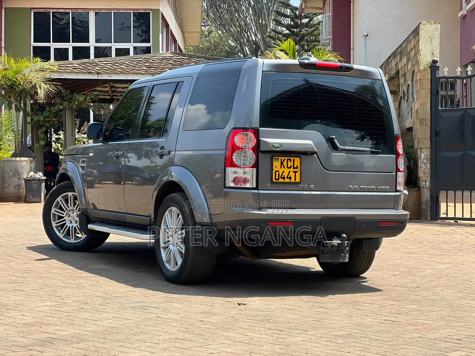 Land Rover Range Rover 2010 Gray