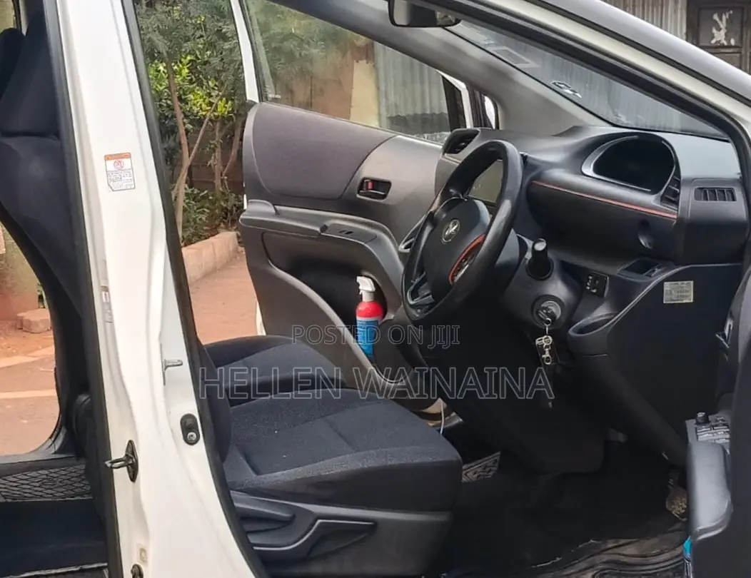 Toyota Sienta 2017 White