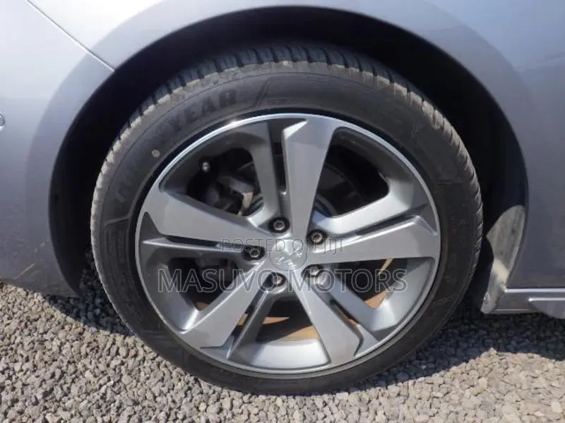 Peugeot 308 2019 Gray