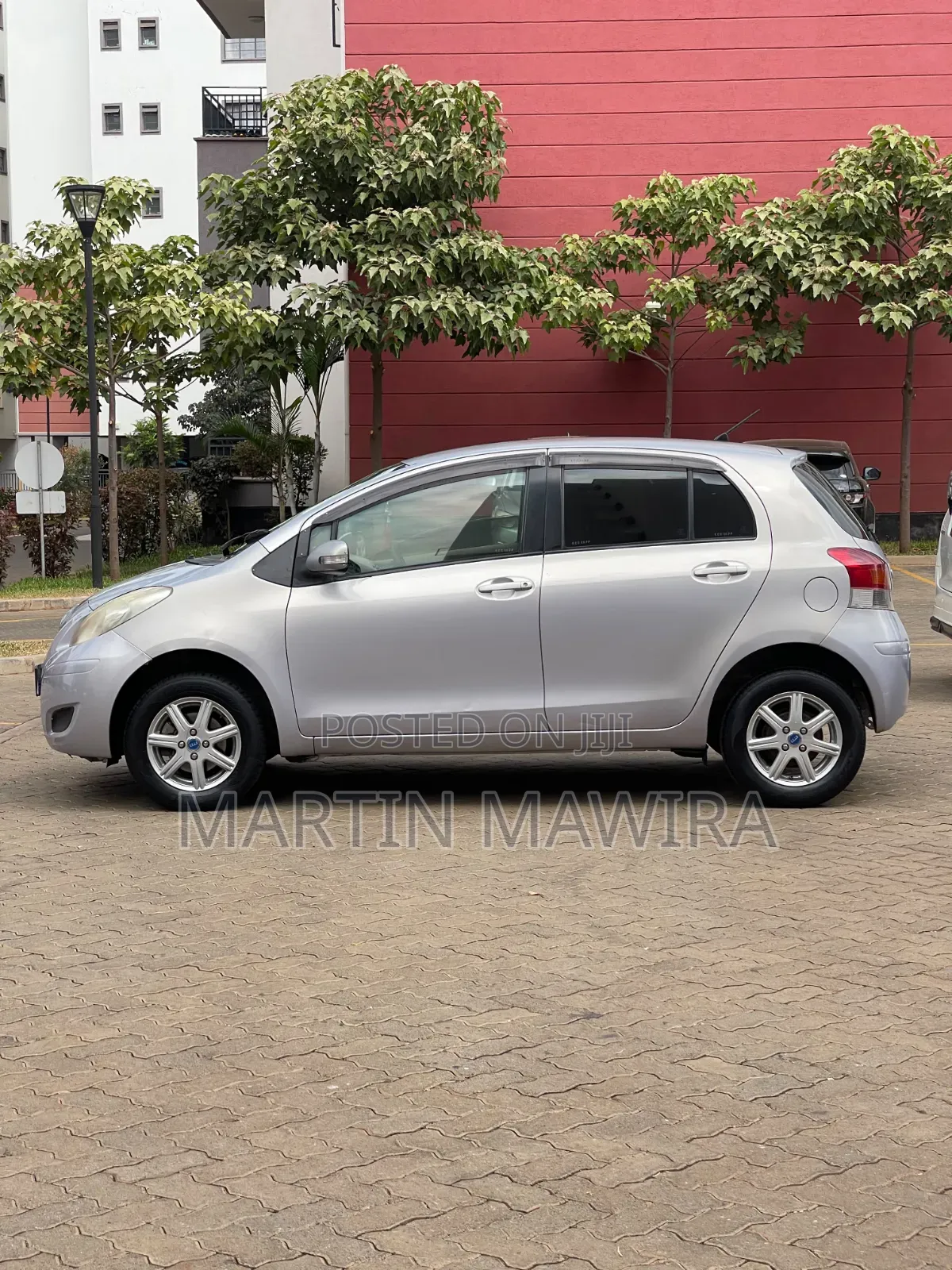 Toyota Vitz 2008 Silver