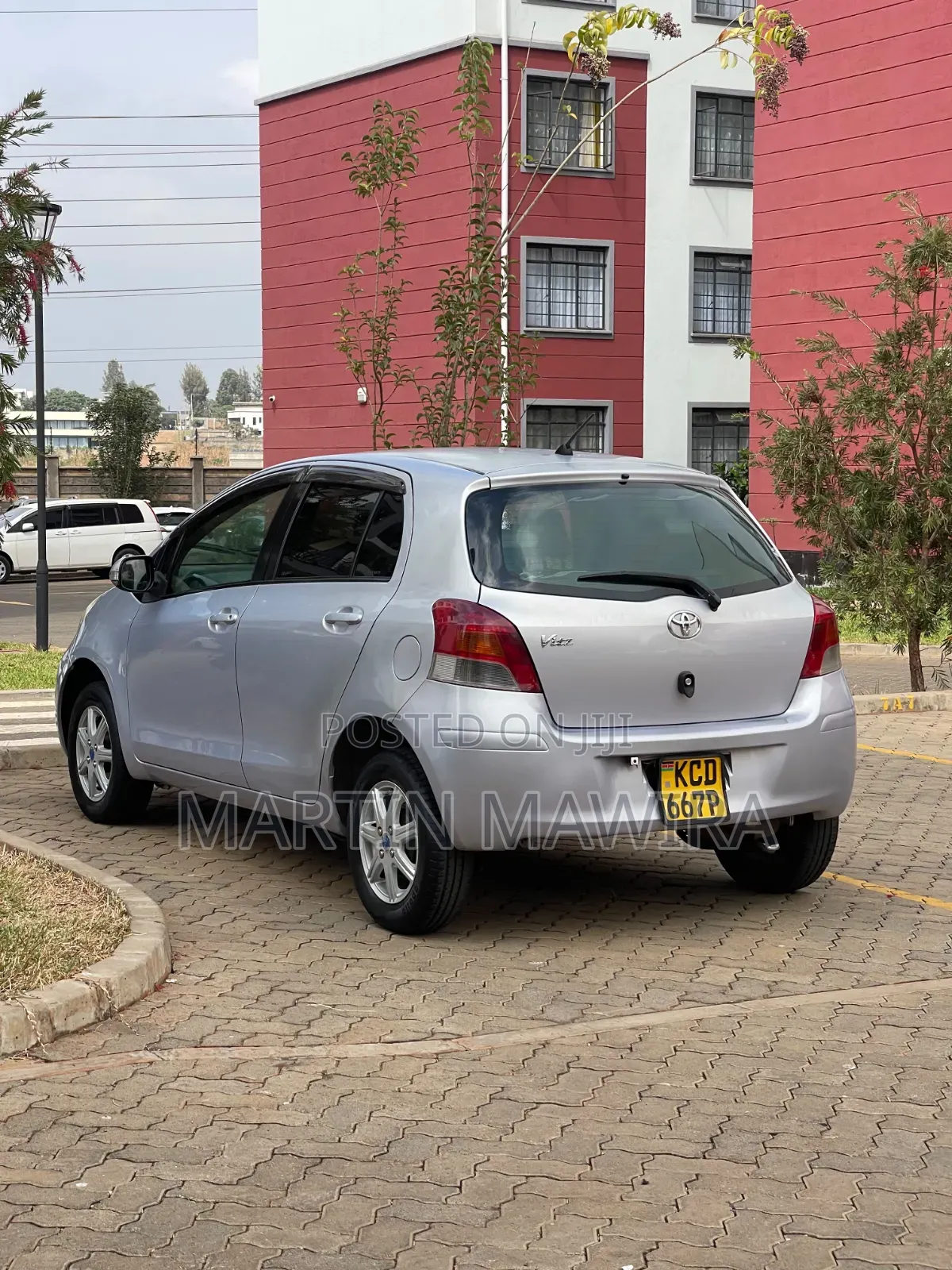 Toyota Vitz 2008 Silver