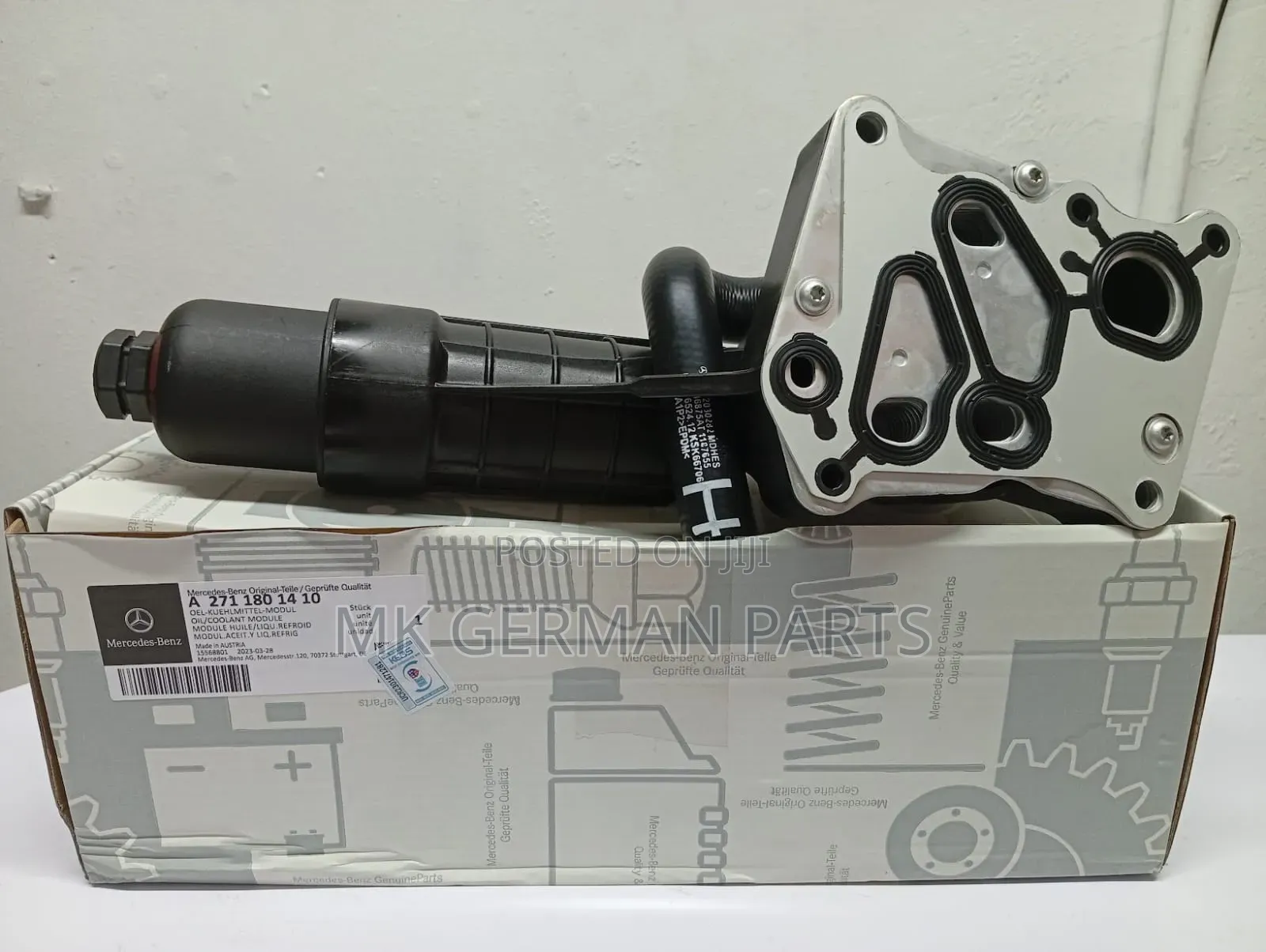Genuine Mercedes Engine Oil Cooler for M271 CGI/Oil Cooler Housing.