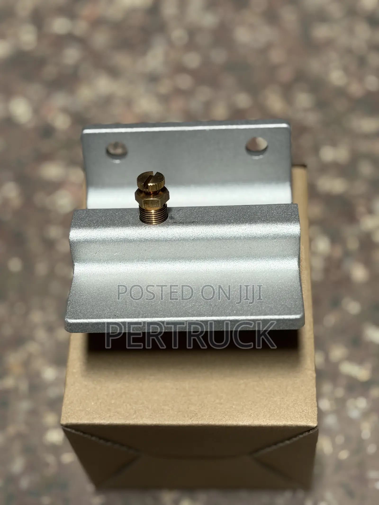 P562263 Filter Head Housing M16 X 1.5, 1/2 NPT Inlet and Outlet Ports
