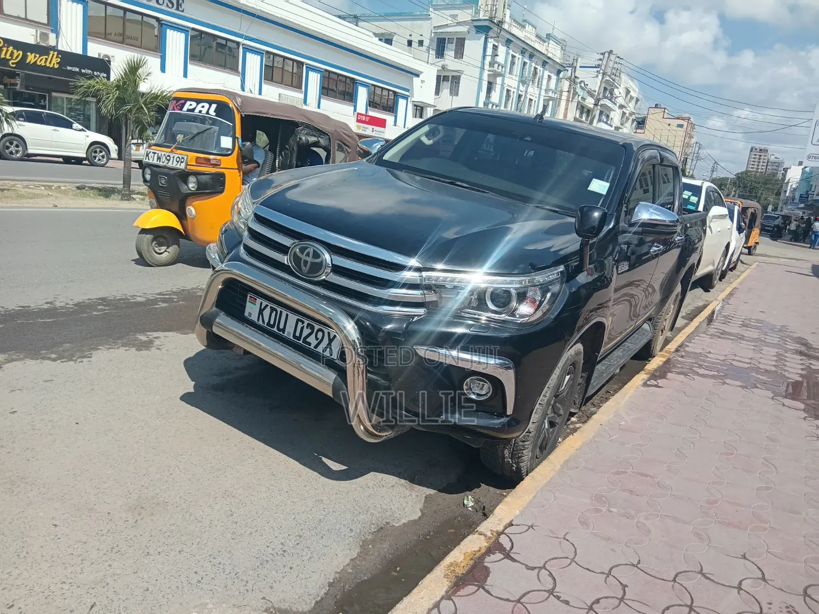 Toyota Hilux 2018 Black