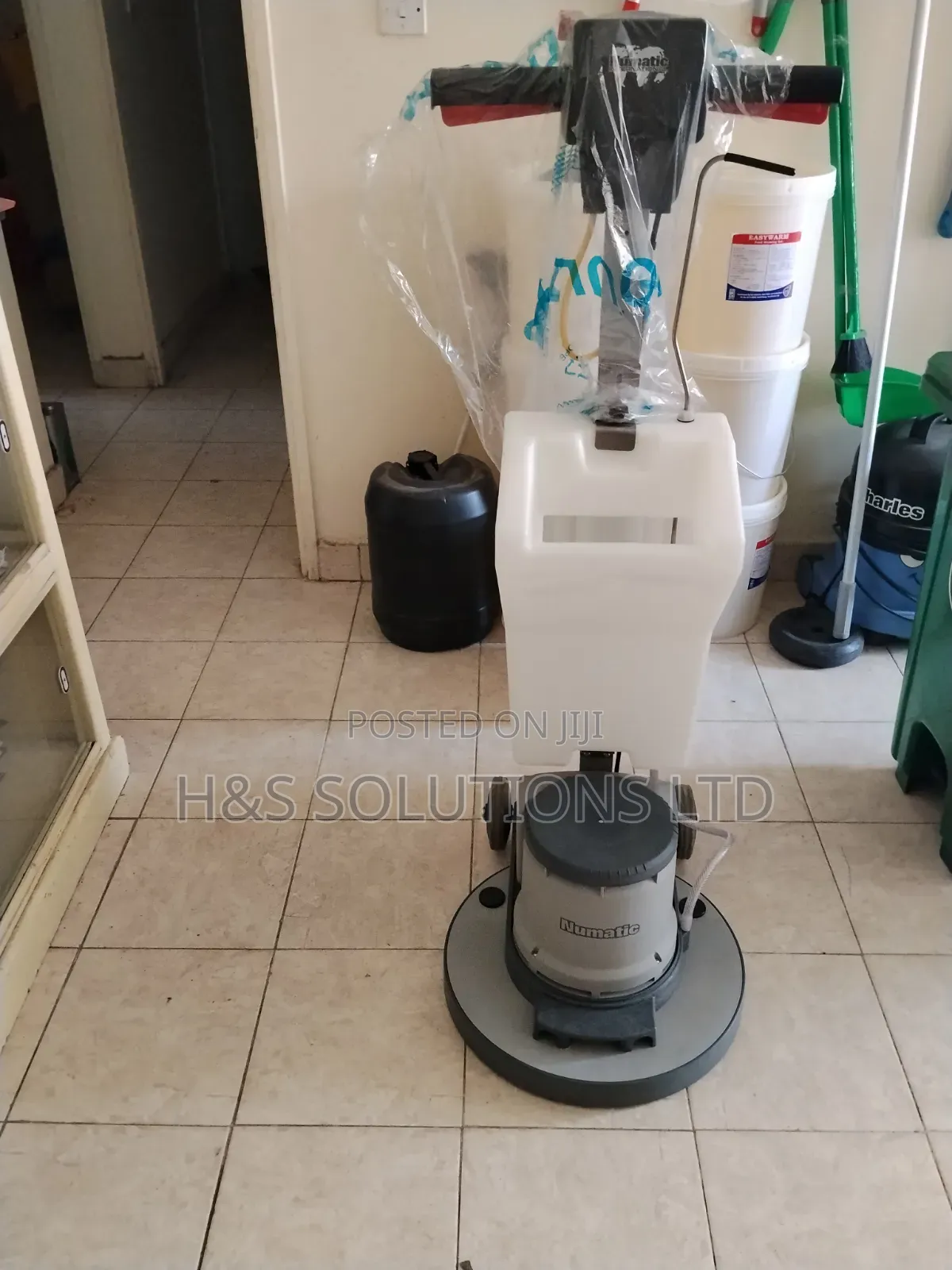 Numatic Scrubbing Machine HFM 1515