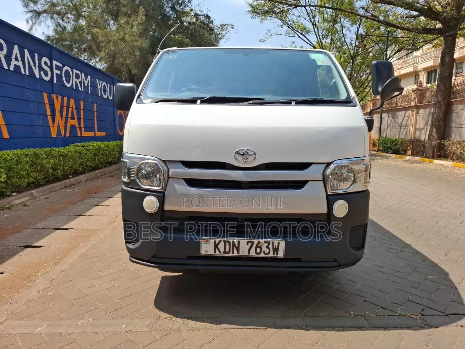 Toyota HiAce 2016 White