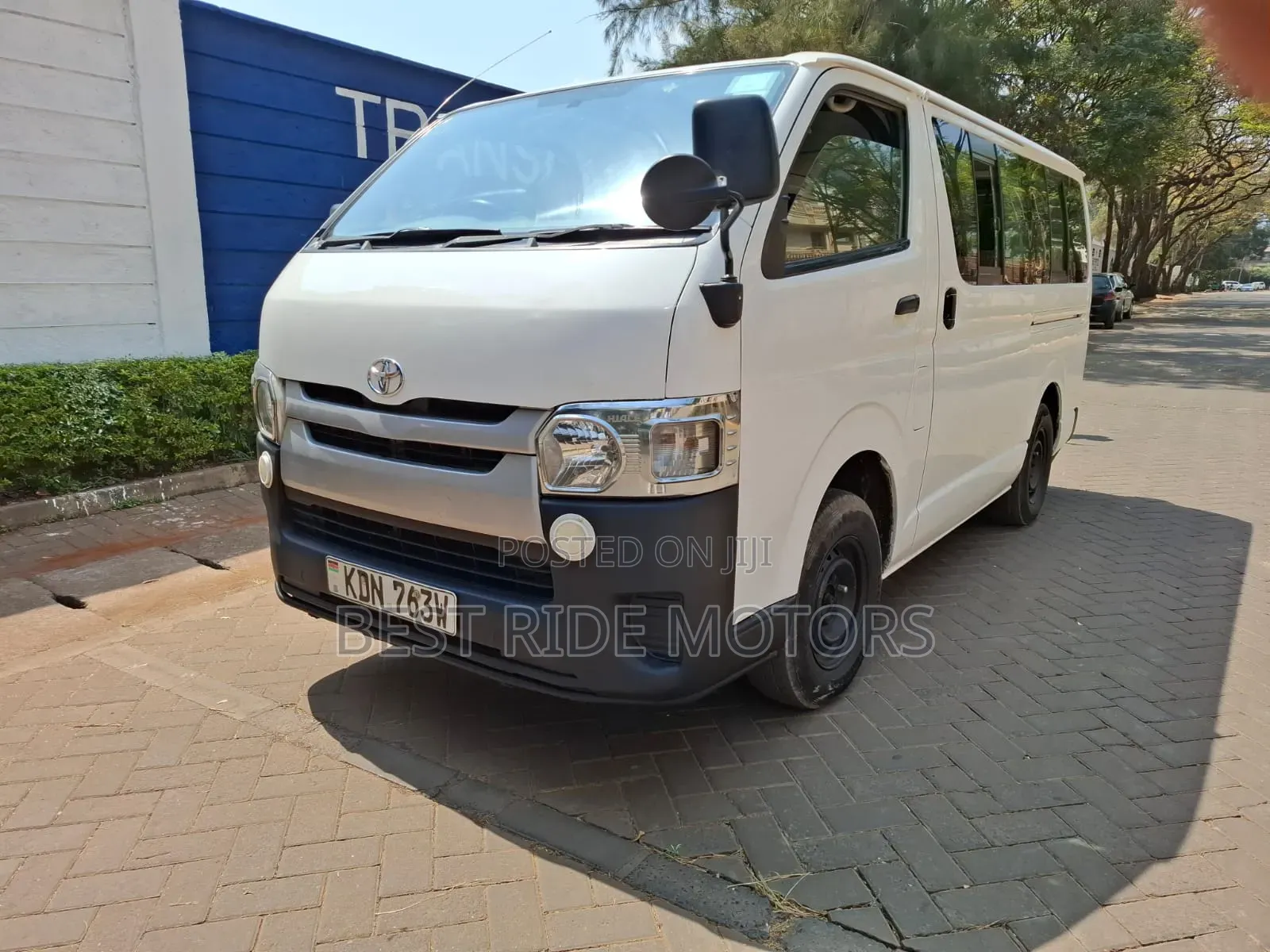 Toyota HiAce 2016 White