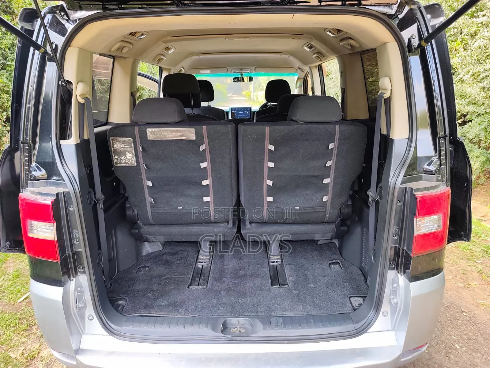 Mitsubishi Delica 2007 Black
