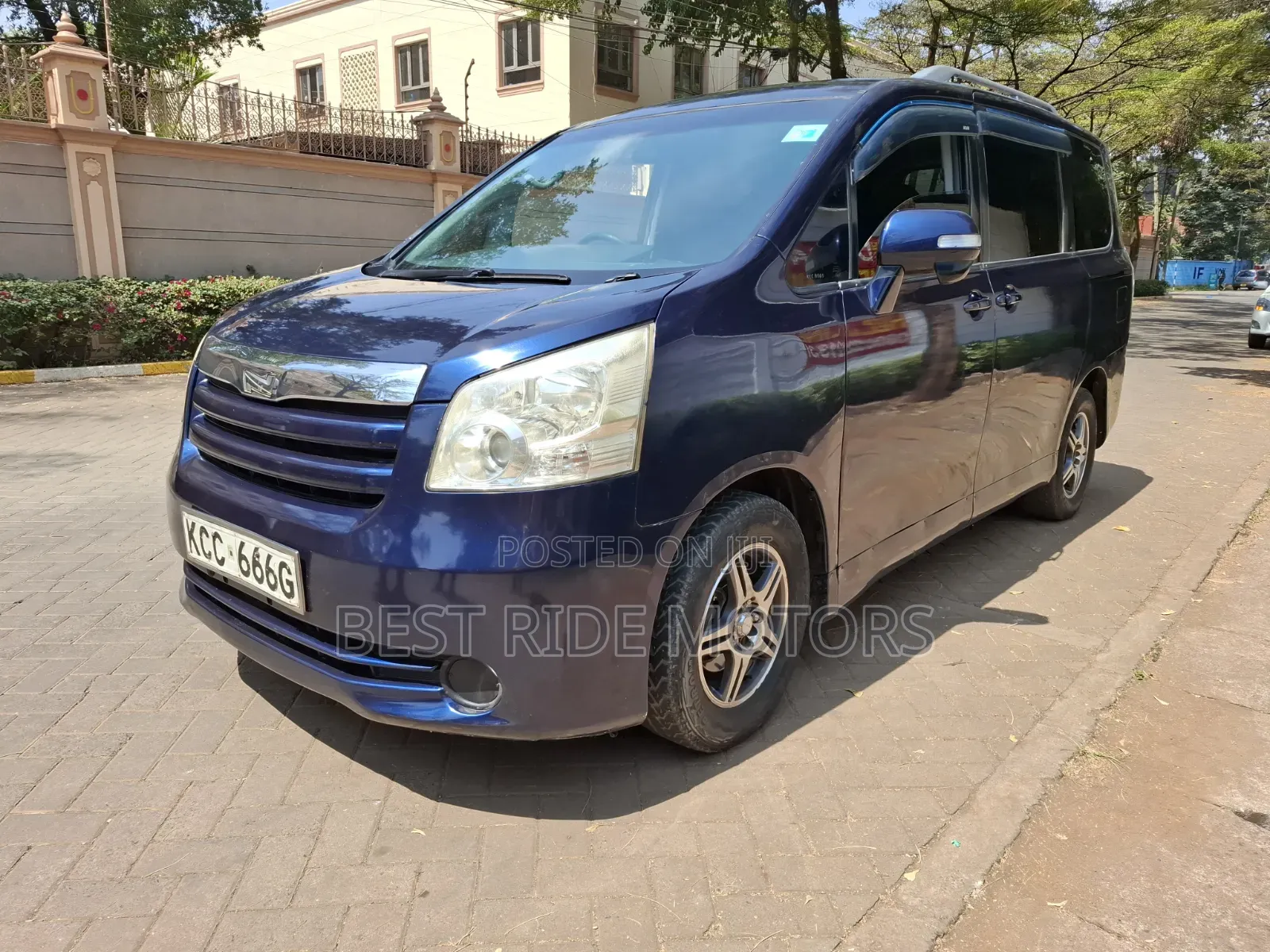 Toyota Noah 2008 Blue