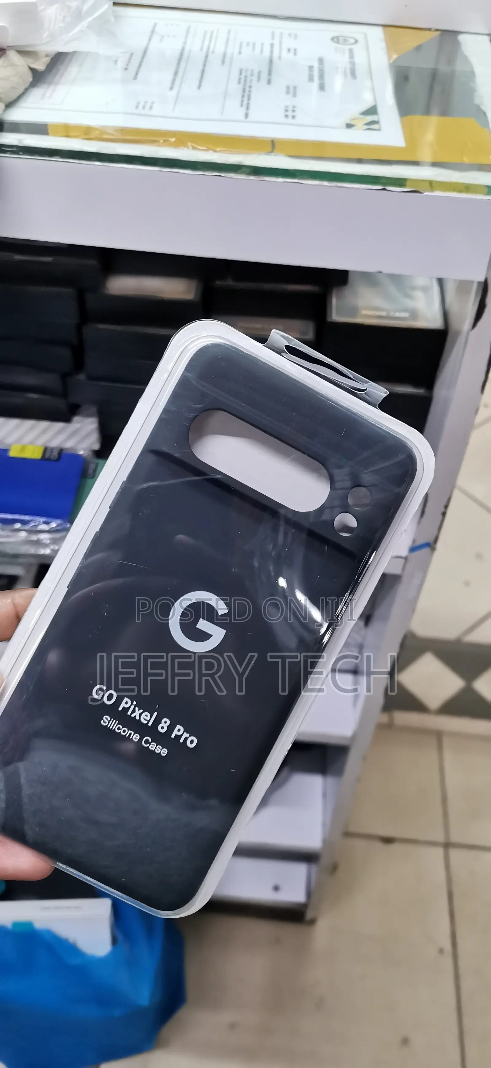 Google Pixel 8 Pro Horizontal, Pill-Shaped Window Cut Case