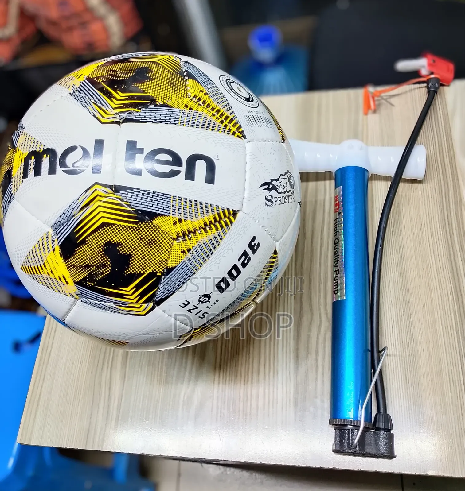 Size 5 Molten Speedster Football Plus a Free Pump
