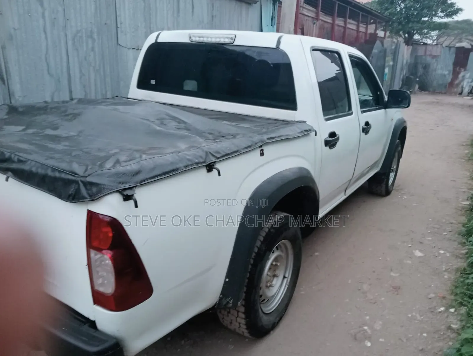 Isuzu D-MAX 2011 White