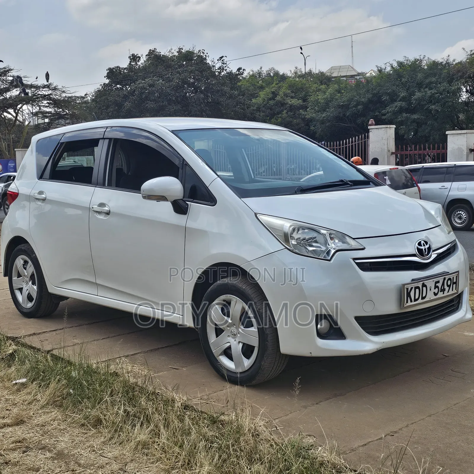 Toyota Ractis 2014 White