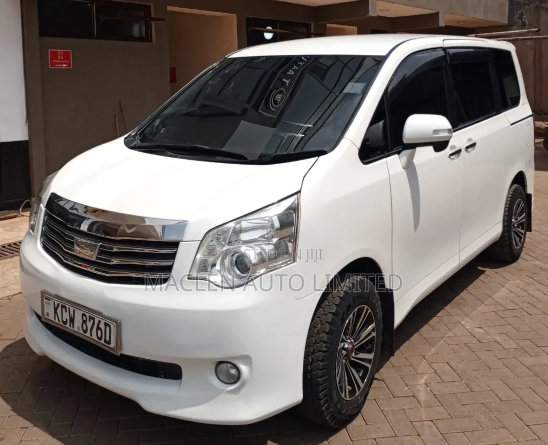 Toyota Noah 2012 White