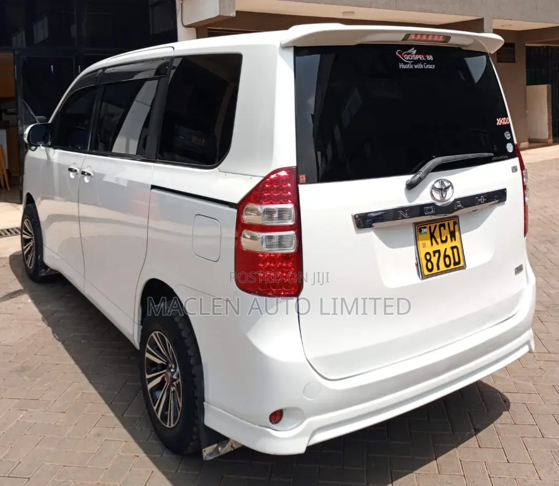 Toyota Noah 2012 White