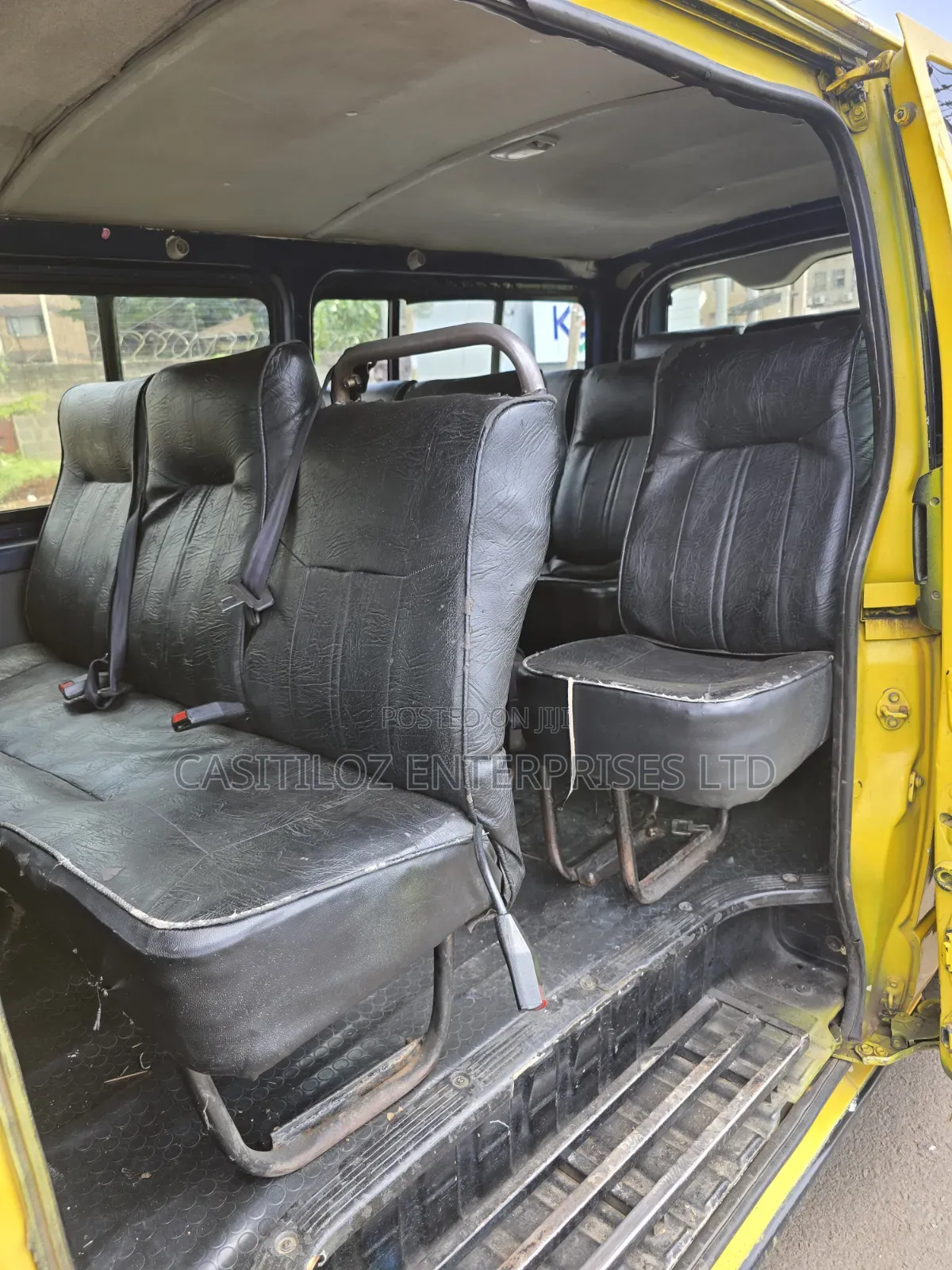 Toyota HiAce 2013 Yellow