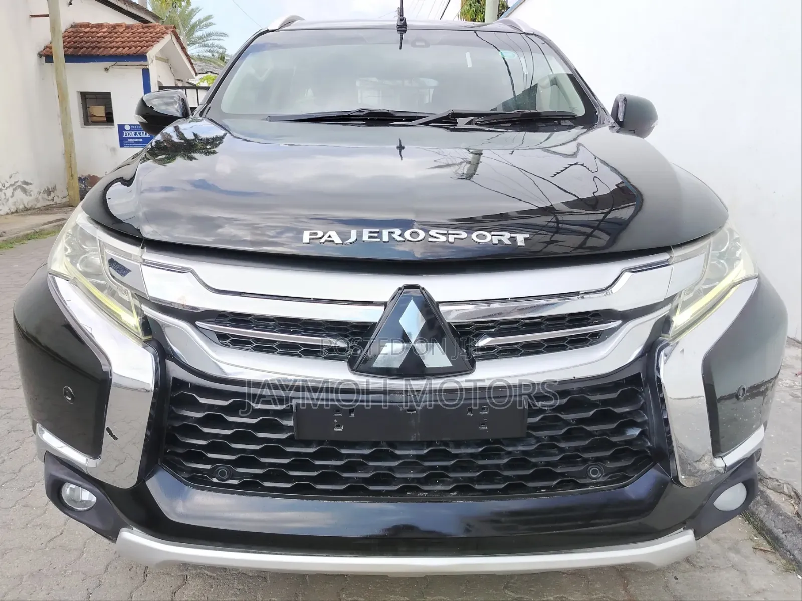Mitsubishi Pajero Sport 2018 Black