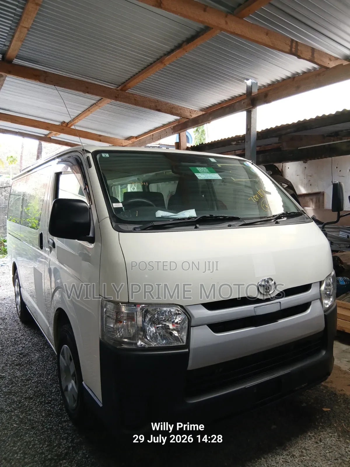 Toyota HiAce 2017 White