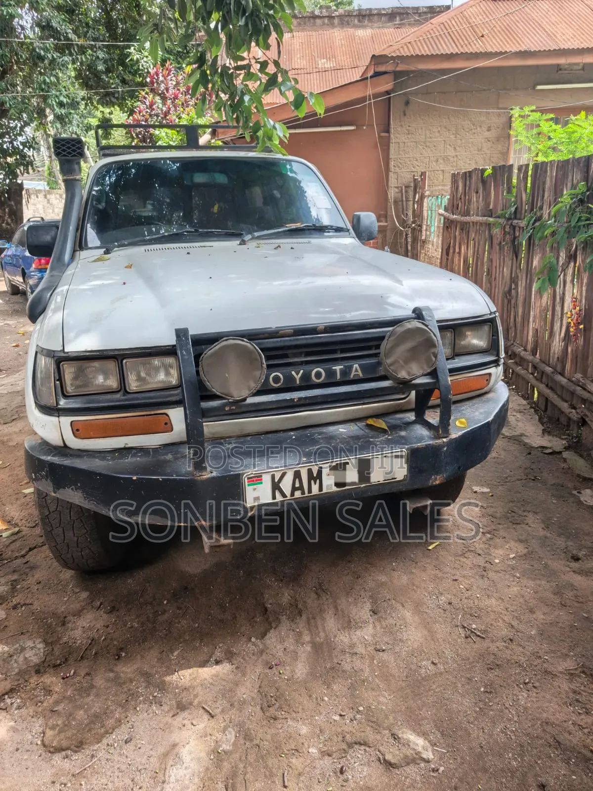 Toyota Land Cruiser 1992 White