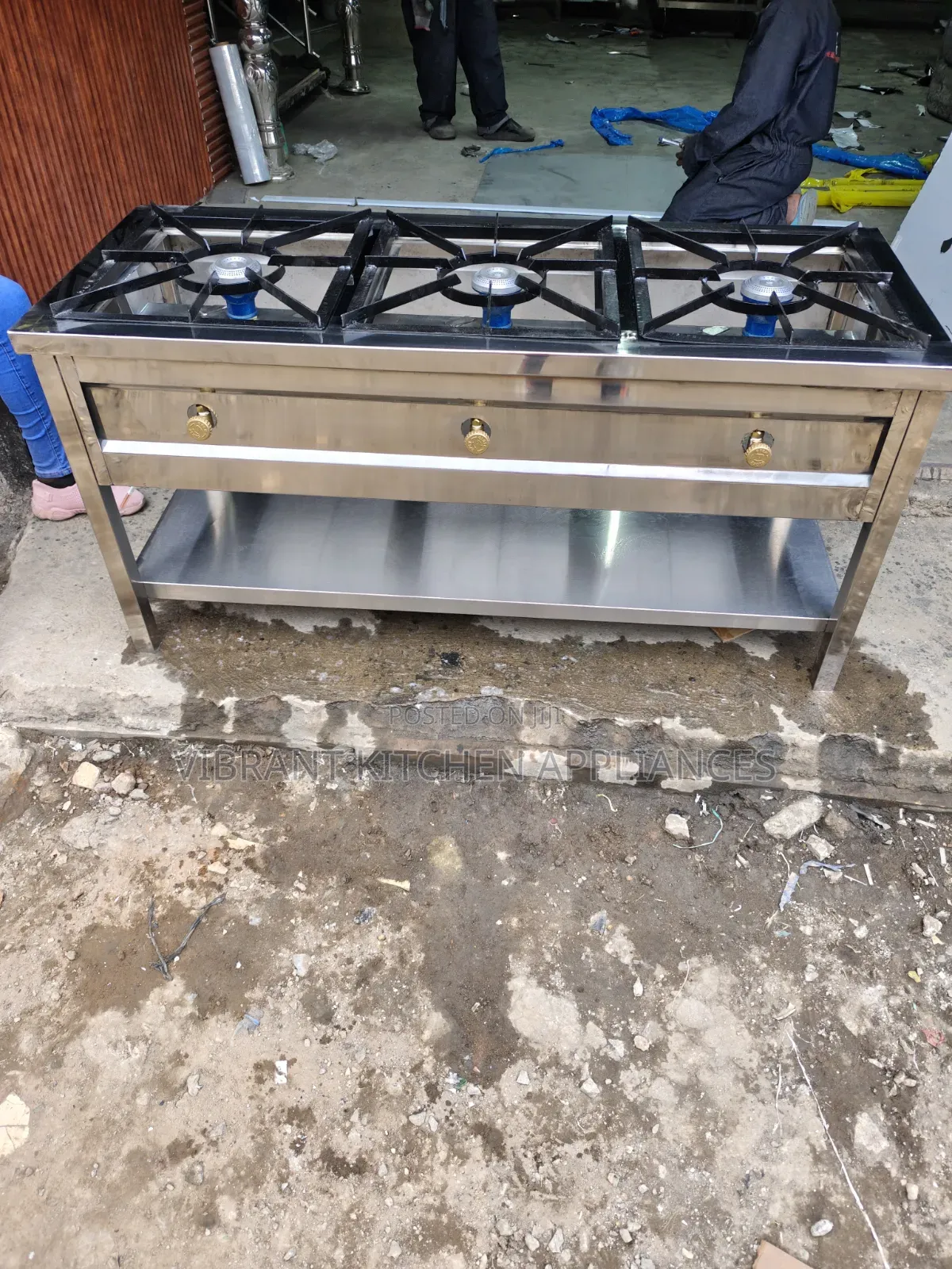 Three‐Burner Commercial Gas Cooker