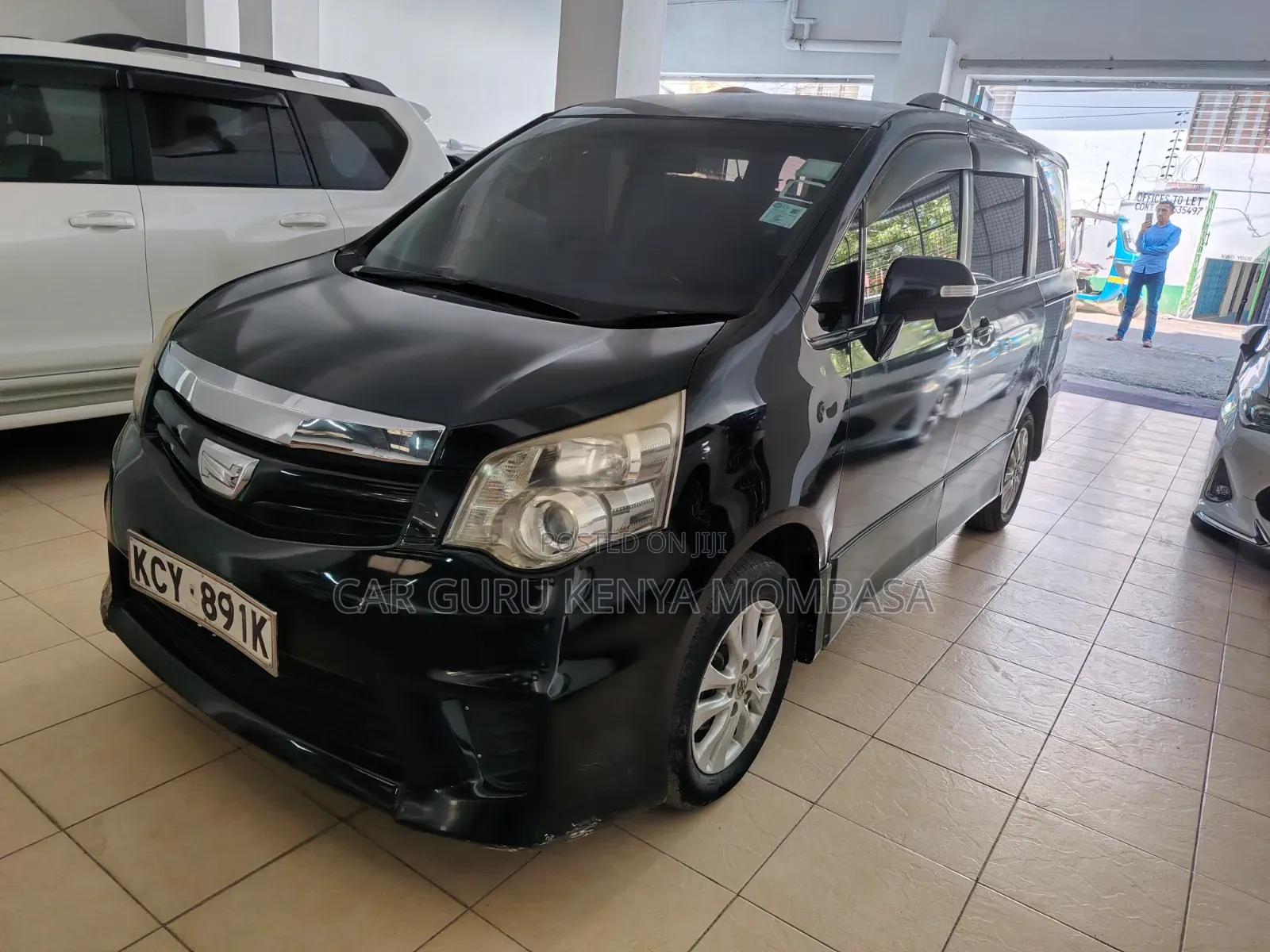 Toyota Noah 2013 Black