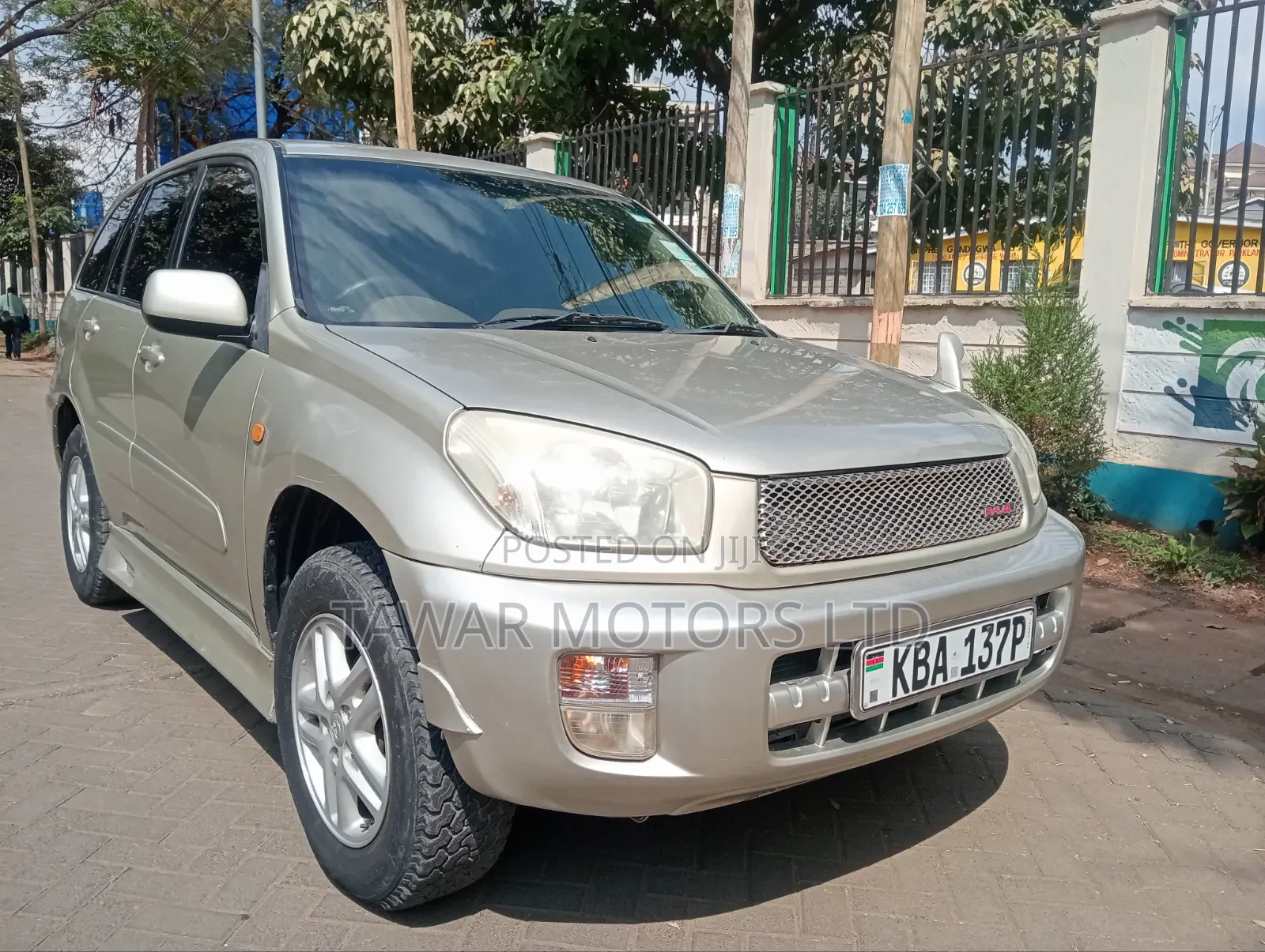 Toyota RAV4 2004 Yellow