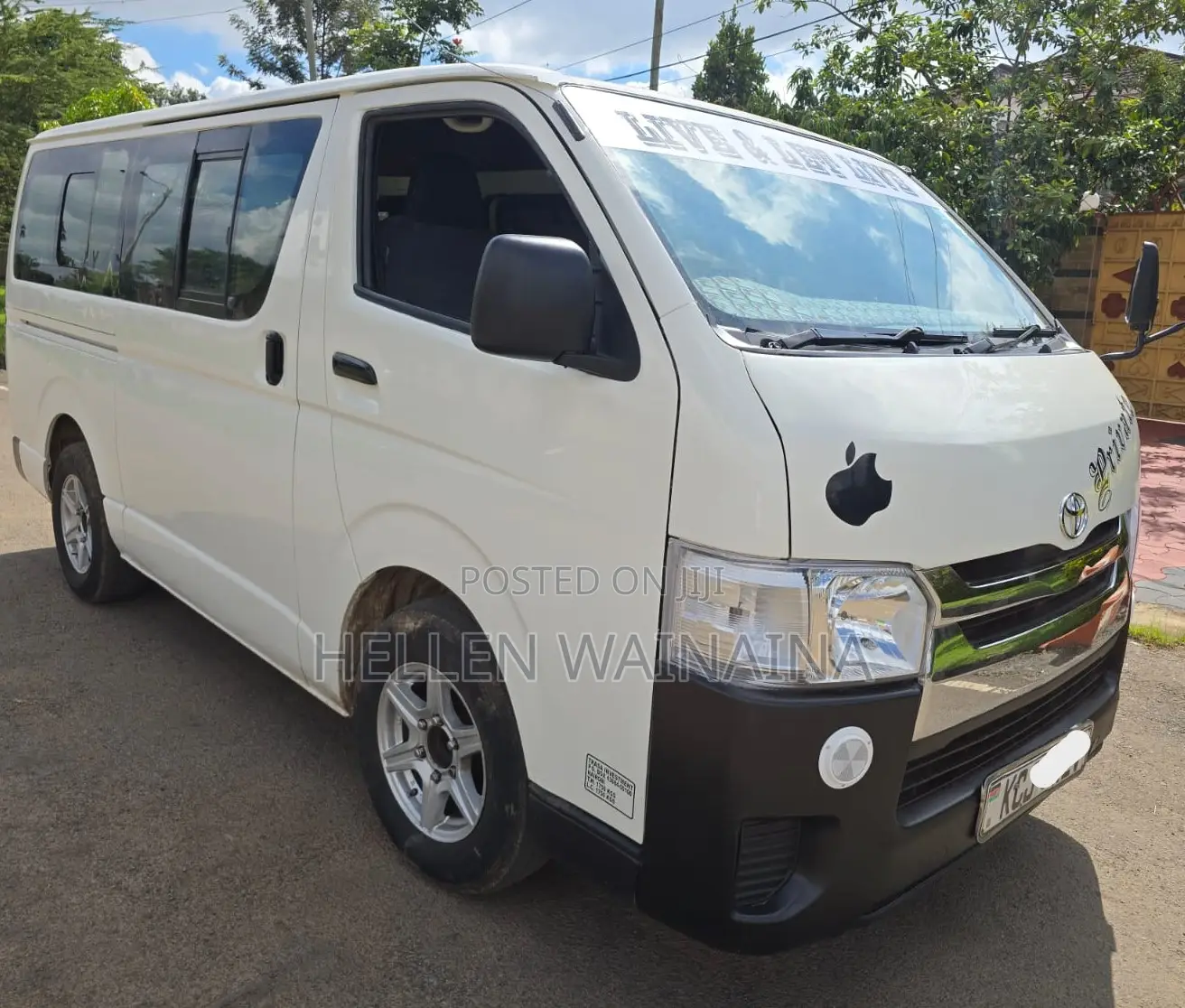 Toyota HiAce 2010 White