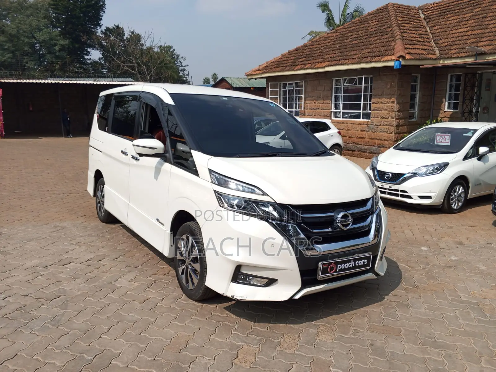 Nissan Serena 2018 White