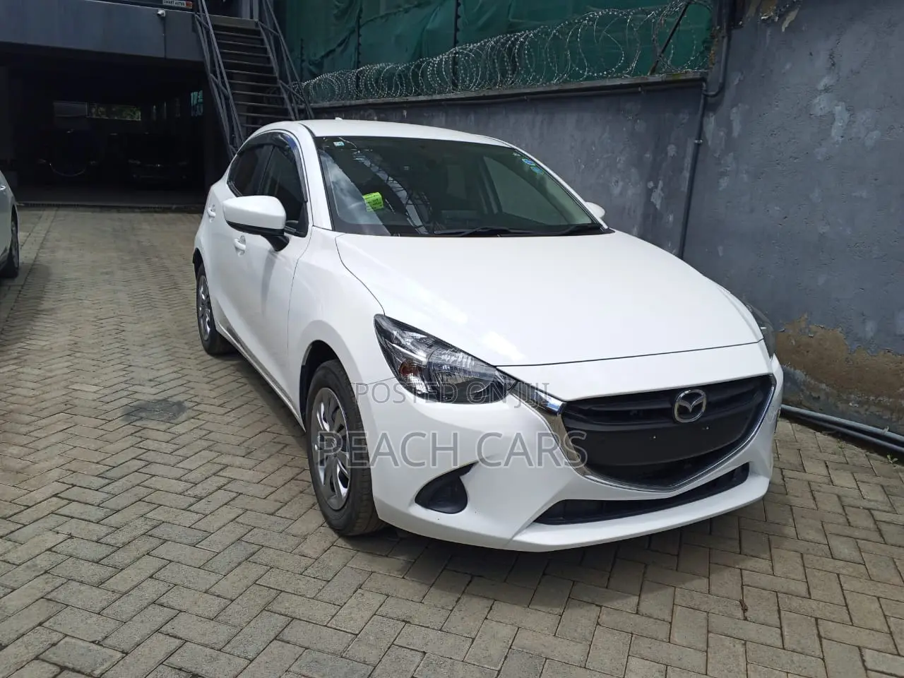 Toyota Vitz 2013 White