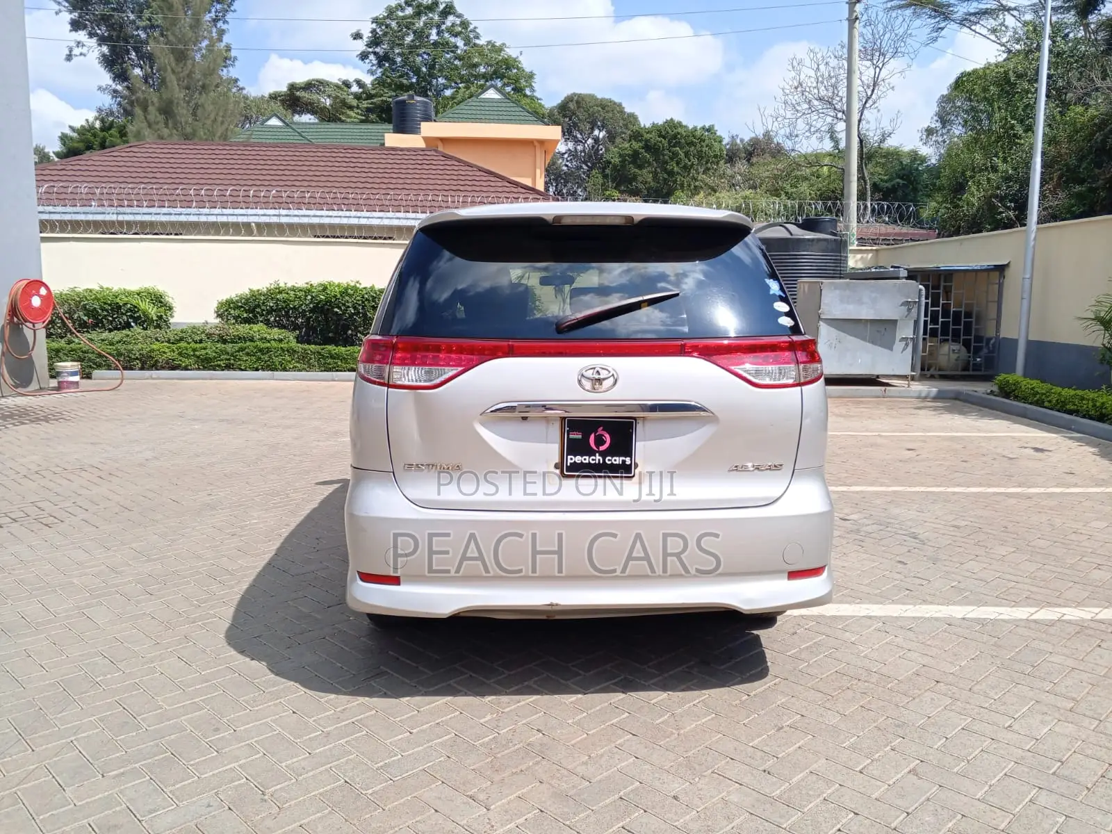 Toyota Estima 2011 Silver