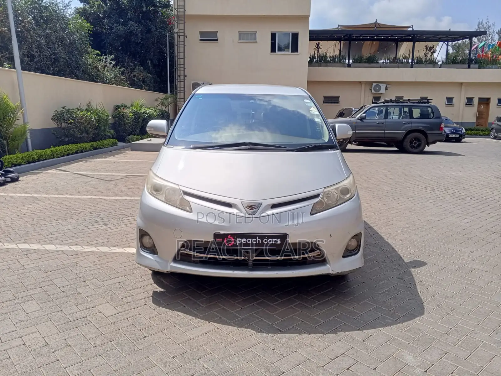 Toyota Estima 2011 Silver