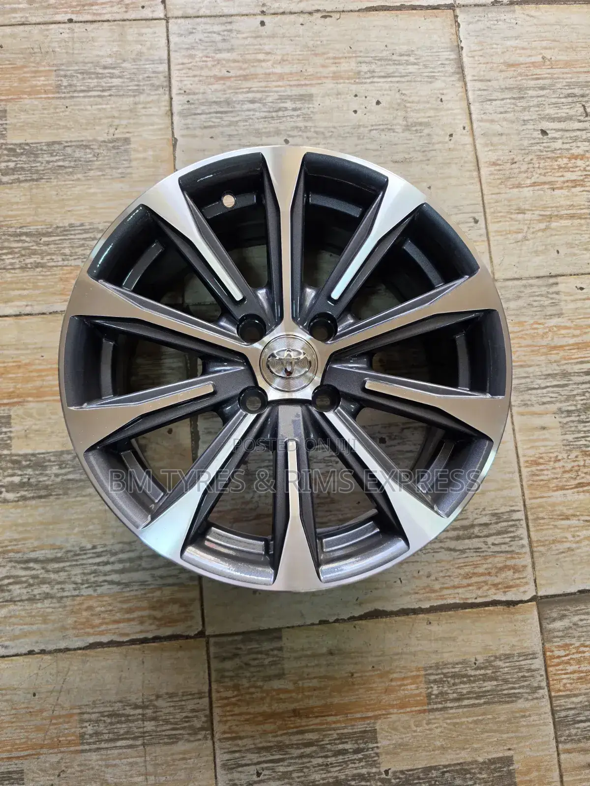 RIMS Size (15) TOYOTA (4 HOLES)