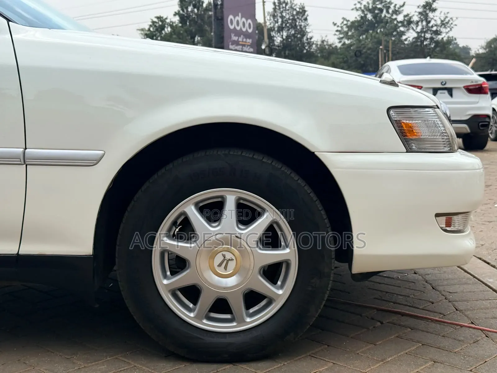 Toyota Cresta 2000 White