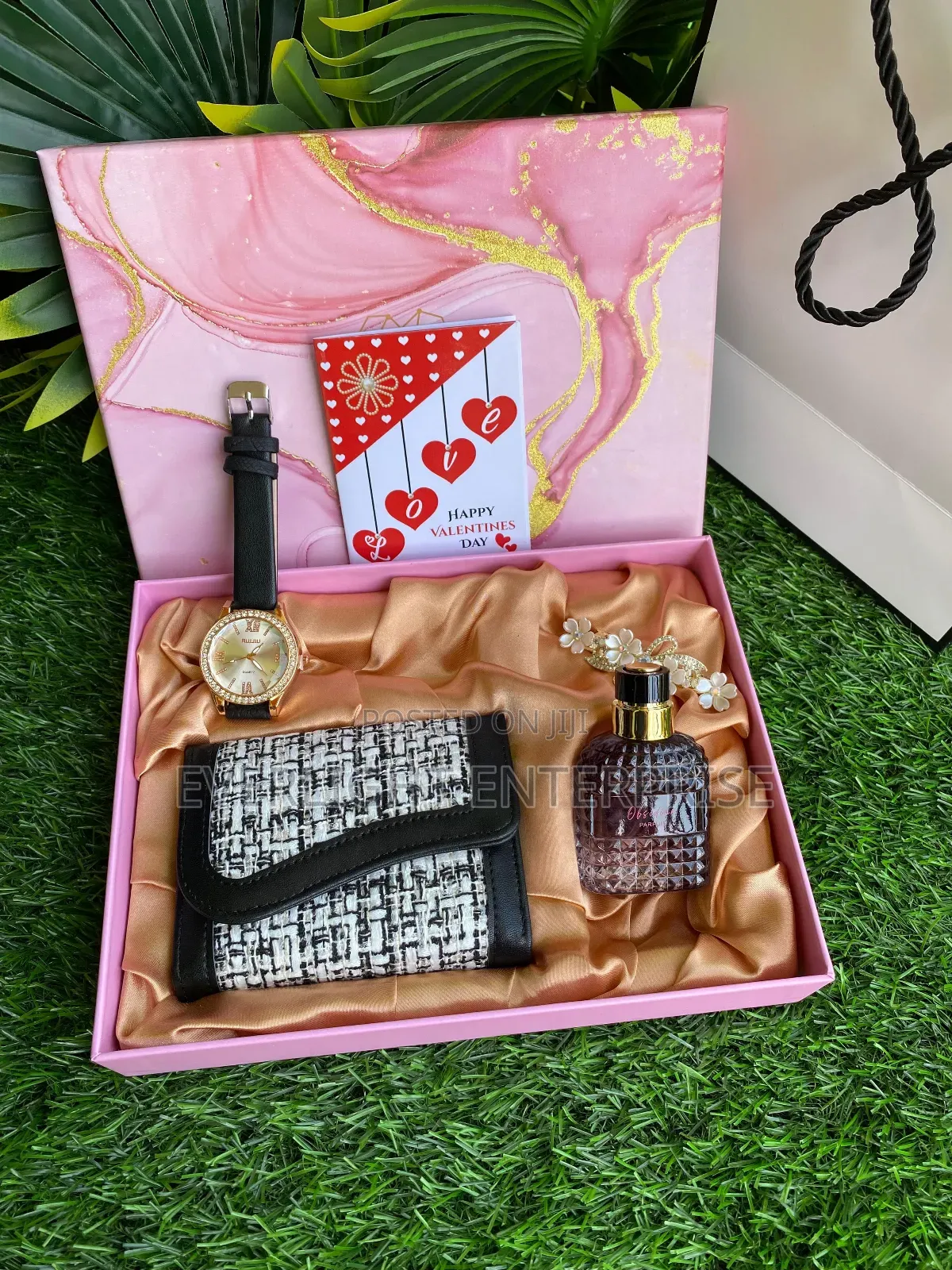 *Fancy Girlfriend's Day Ladies Gift Set