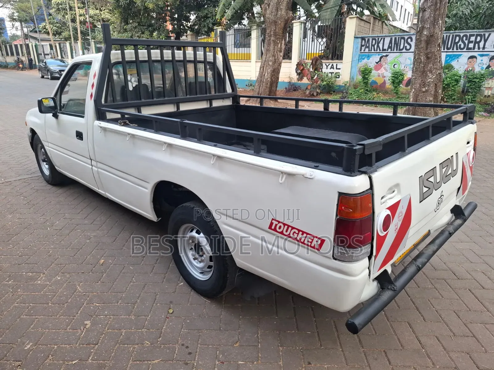 Isuzu Tougher 1998 White