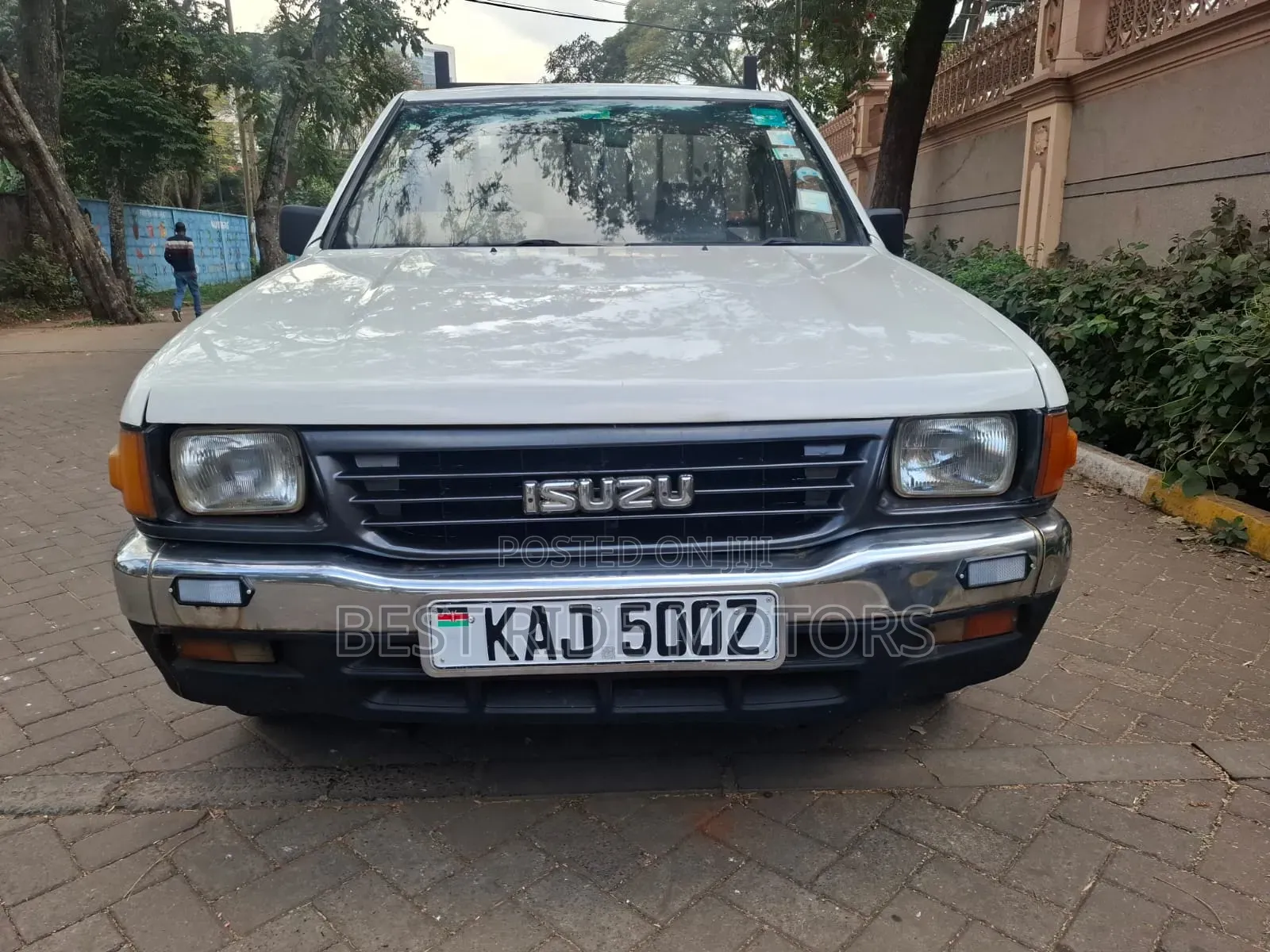Isuzu Tougher 1998 White