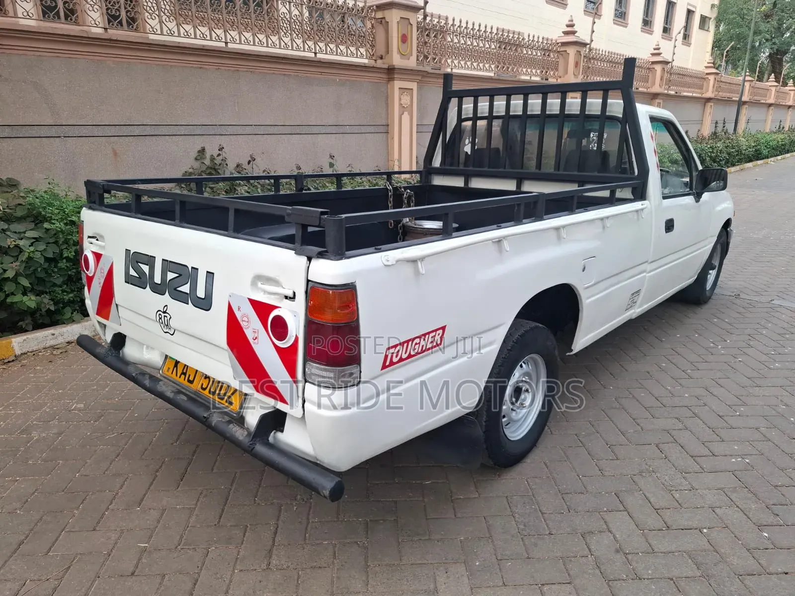 Isuzu Tougher 1998 White
