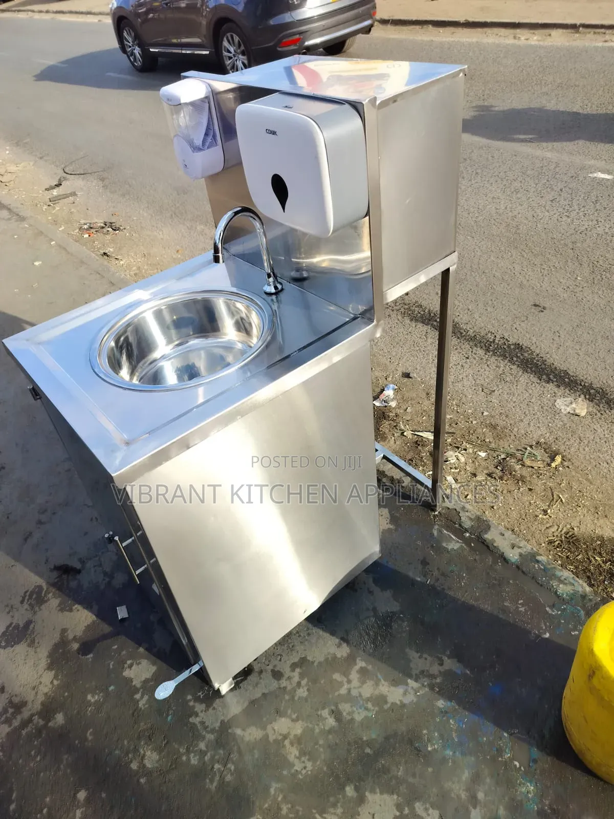 Complete Stainless‐Steel Handwashing Sink – Soap + Serviette Holder