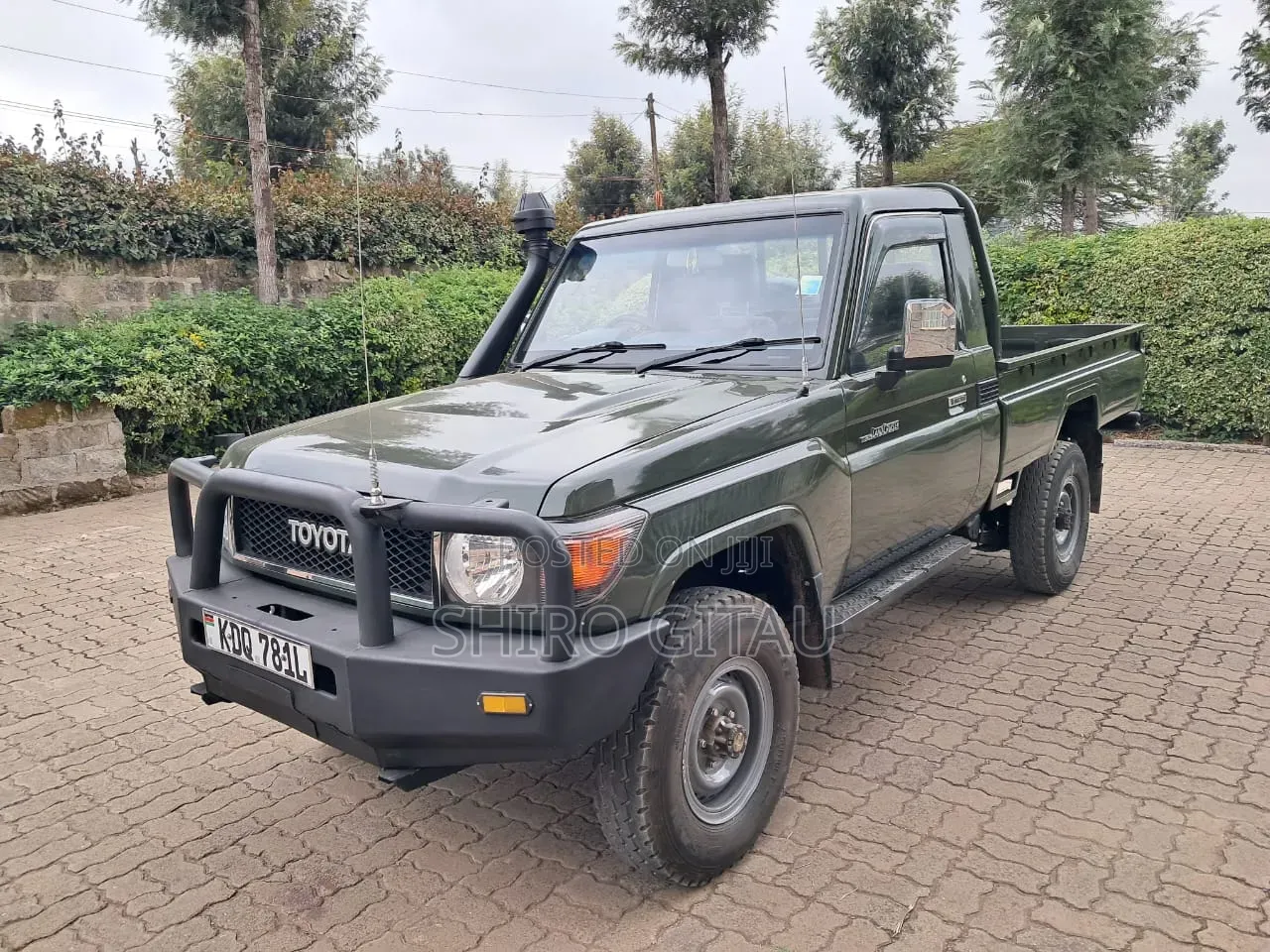 Toyota Land Cruiser 2014 Green