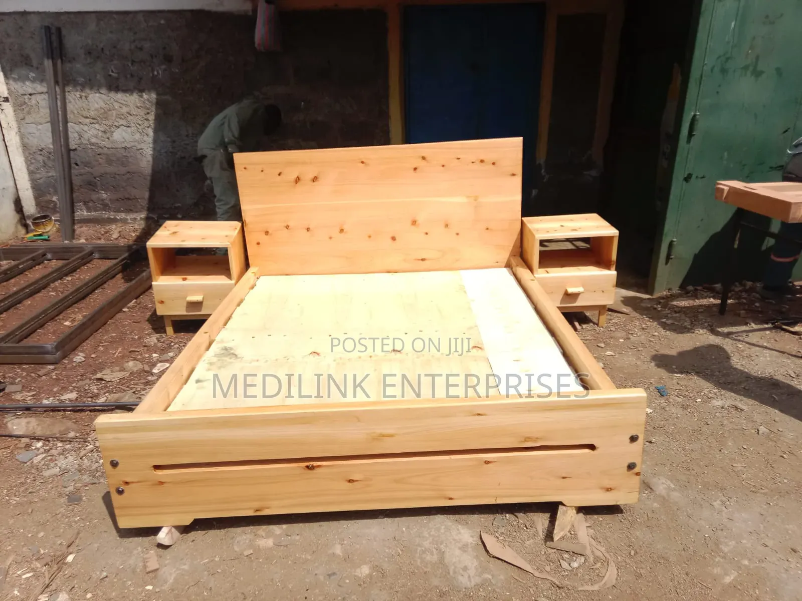 Guateng Solid 5*6 Boxbed With Two Side Tables