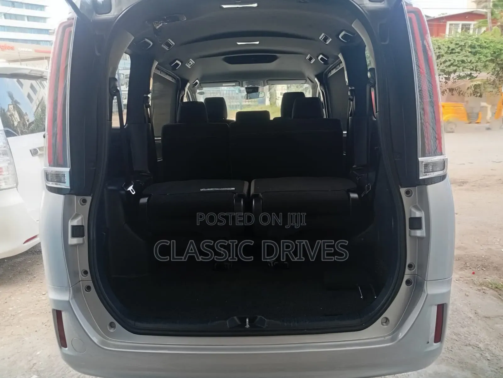 Toyota Esquire 2019 Silver
