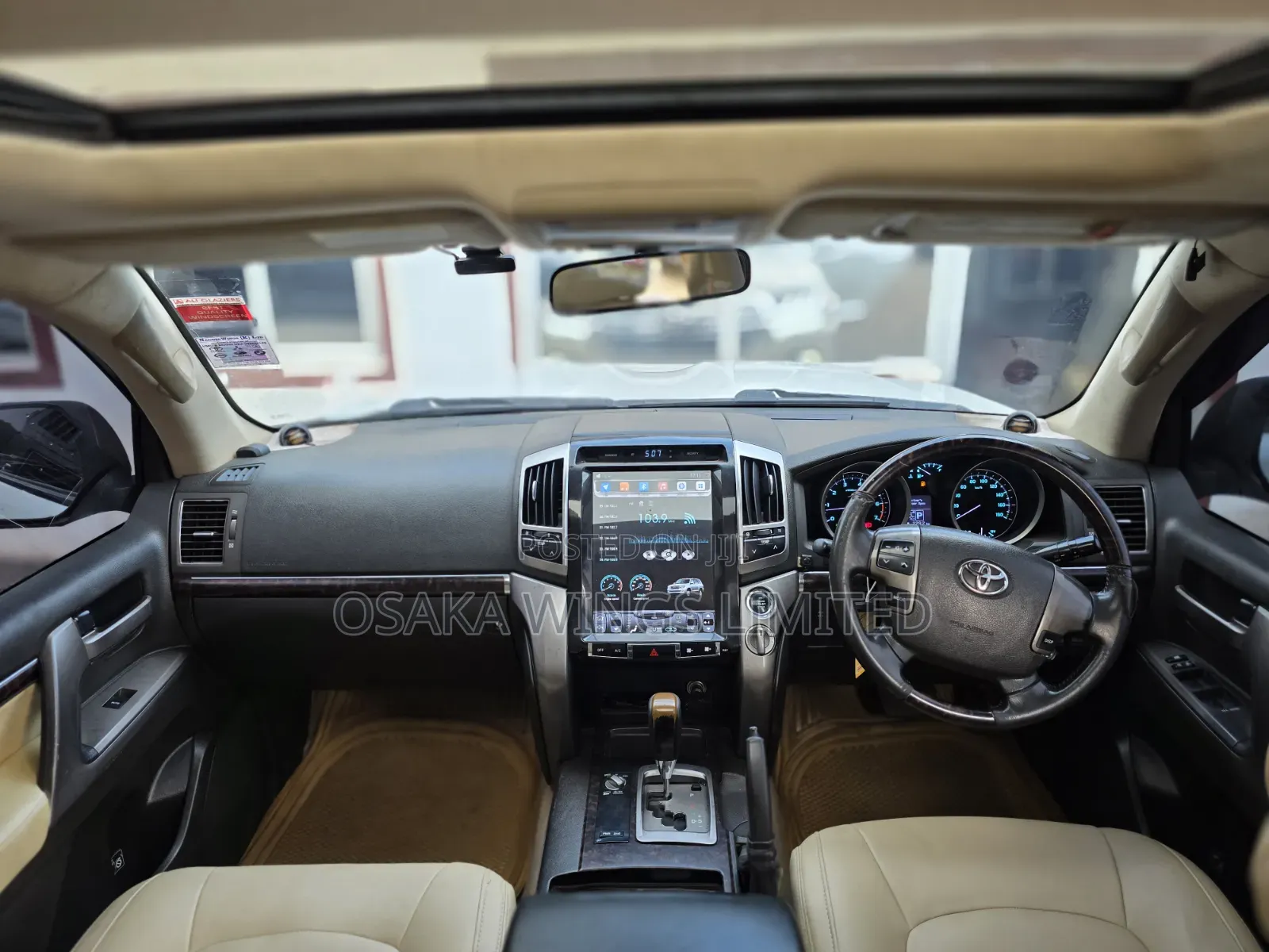 Toyota Land Cruiser 2010 White