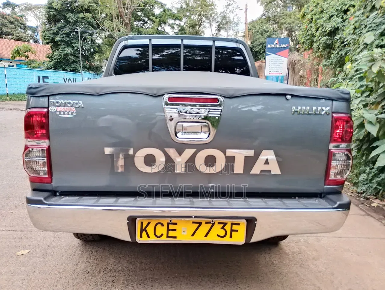 Toyota Hilux 2010 Gray