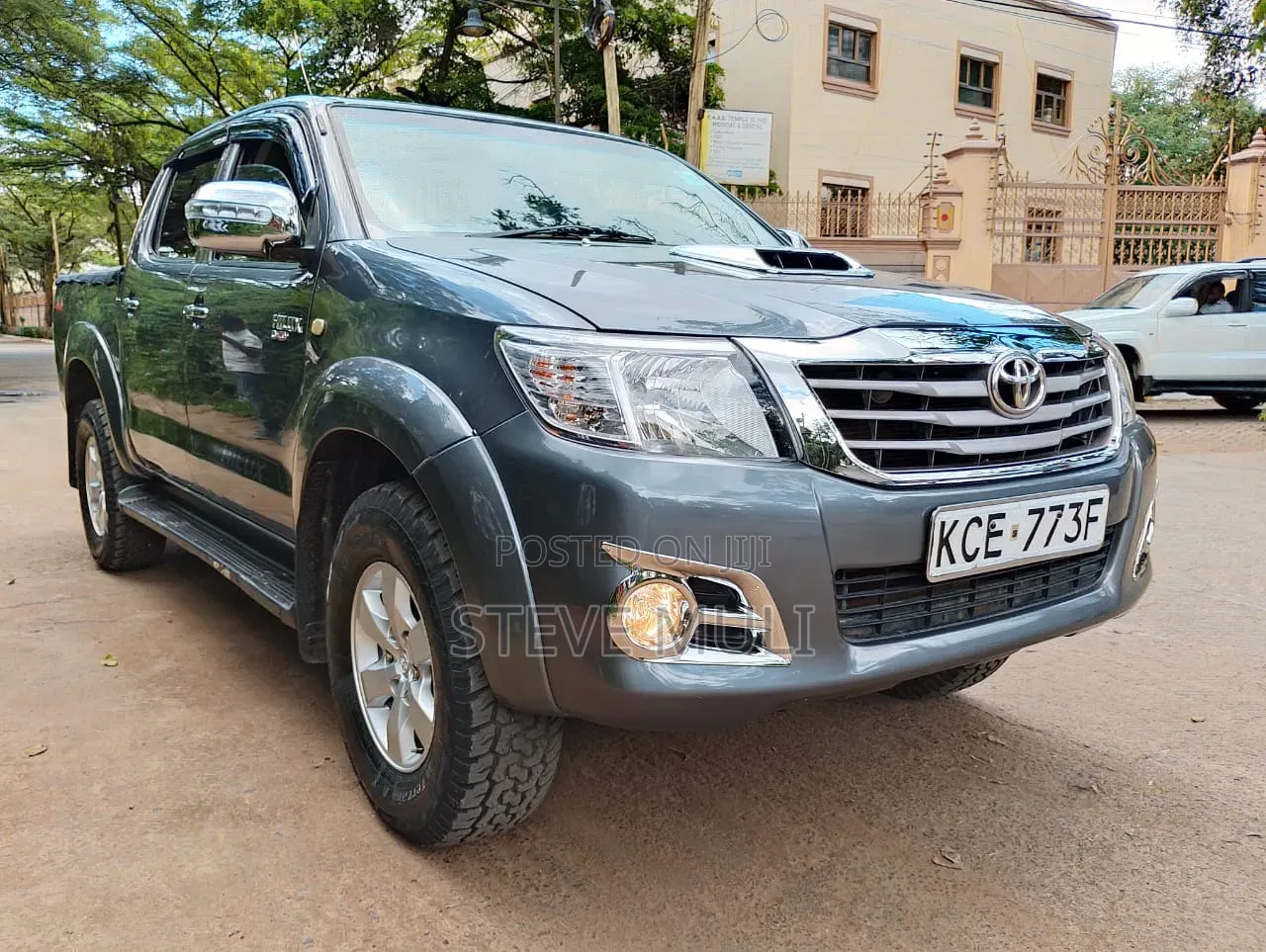 Toyota Hilux 2010 Gray