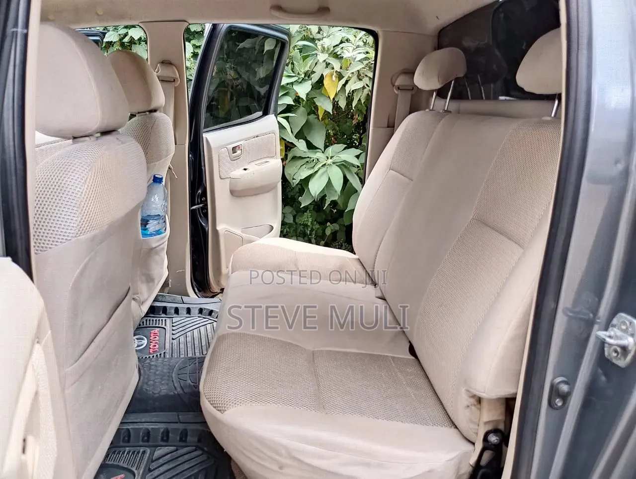 Toyota Hilux 2010 Gray