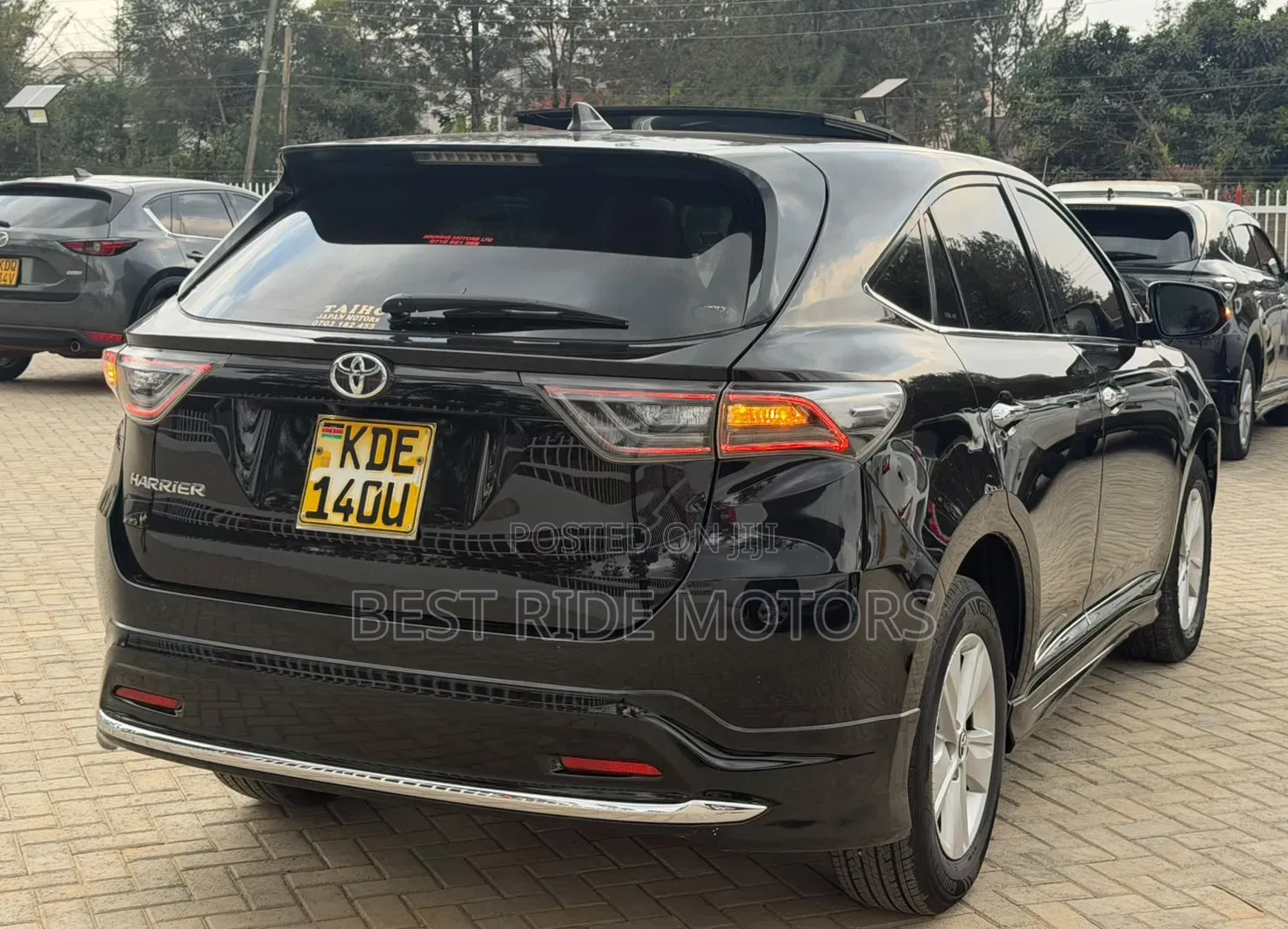 Toyota Harrier 2.0 2015 Black
